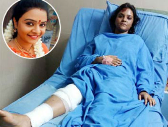 tv artist,rohini reddy,accident,vijayawada,krishna pushkaralu  కృష్ణ పుష్కరాలు: టీవీ నటికి ప్రమాదం!